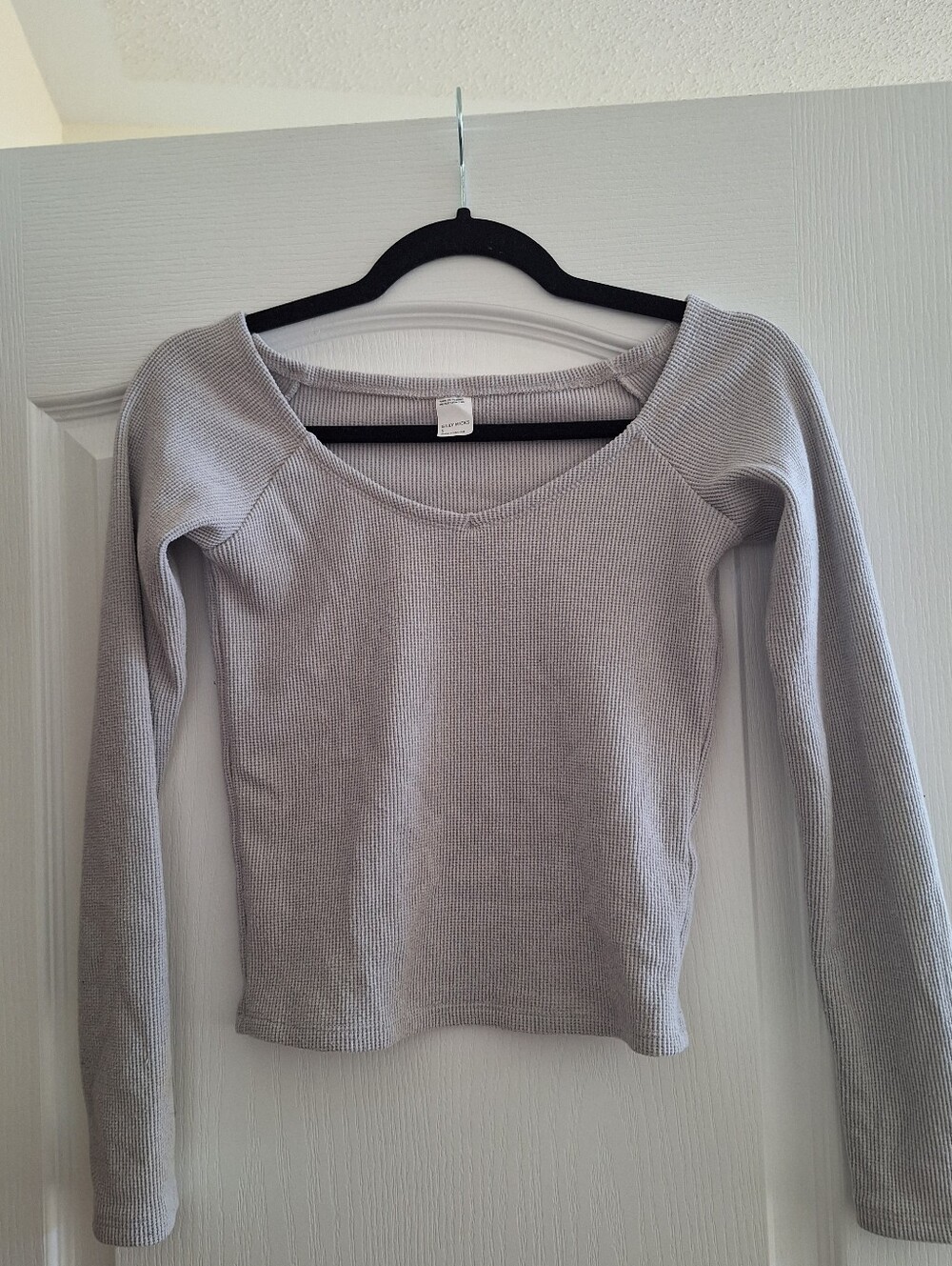 Women’s Scoop Neck Ribbed Long-Sleeve Top — Light Gray